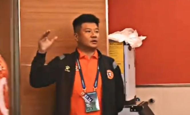 李金羽：哪怕在马路上碰到我的球员喝酒，我也不会去管
